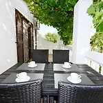 Snjeza Apartman *