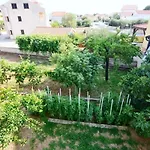 Snjeza Apartman *