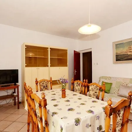 Snjeza Apartment *