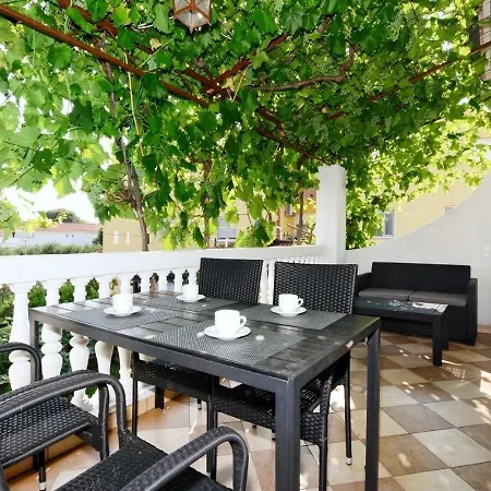 Apartment Snjeza *